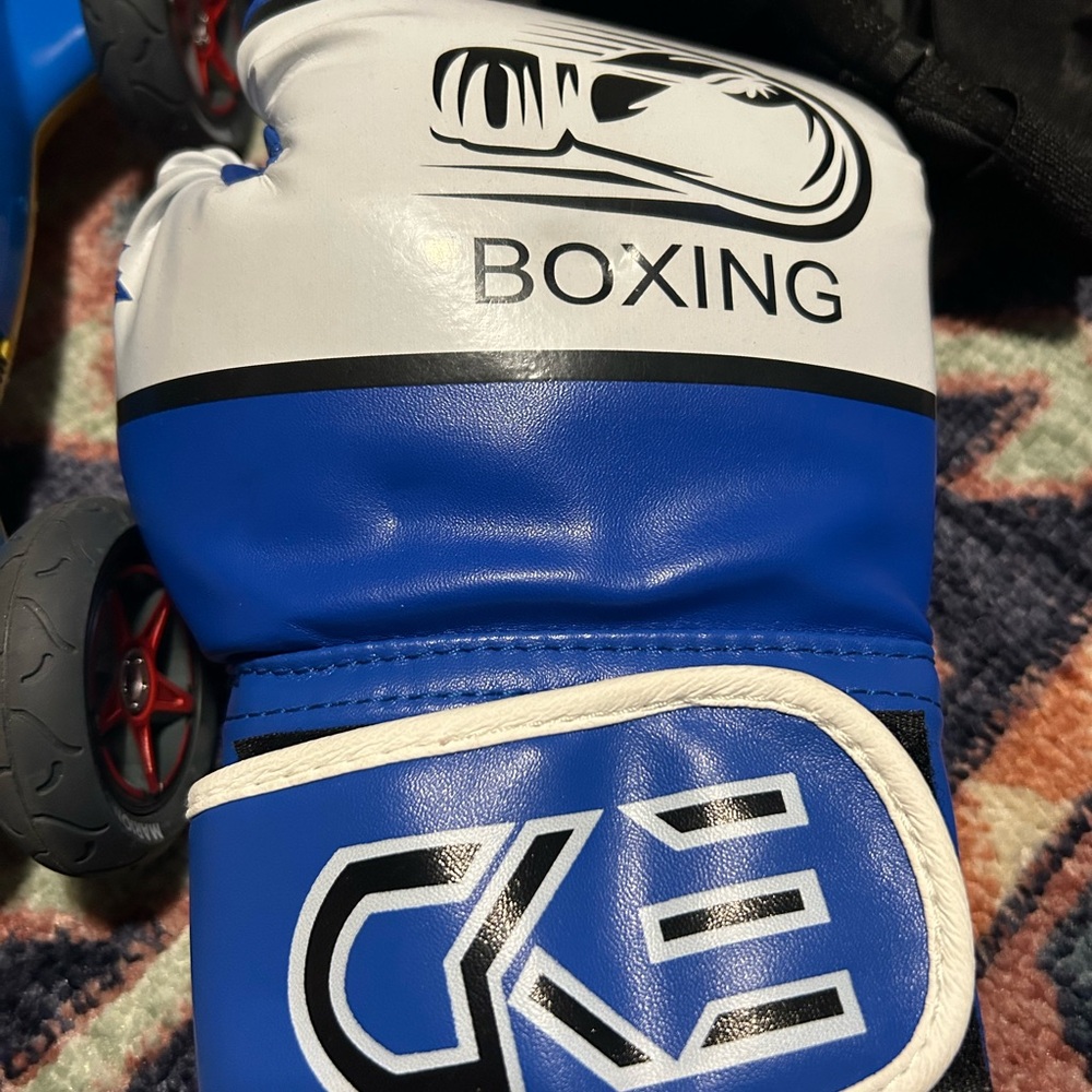 Little kids Blue and White Boxing Gloves